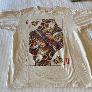 Vici Queen Tee